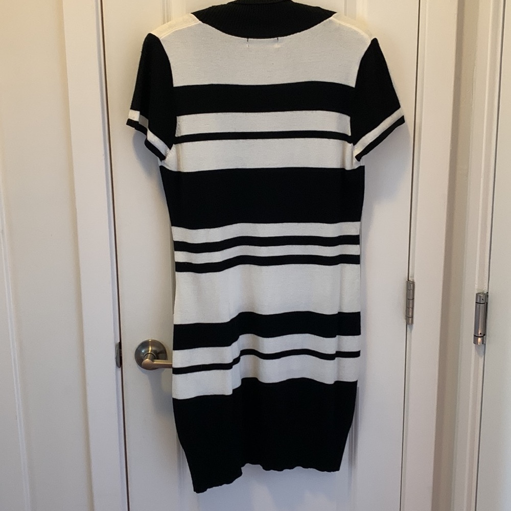 SWEATER DRESS - Picture 5 of 9